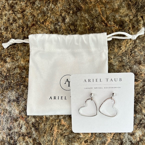 Ariel Taub Heart Earrings - Picture 1 of 4